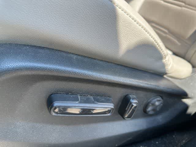 Used 2019 Honda CR-V Touring image 7