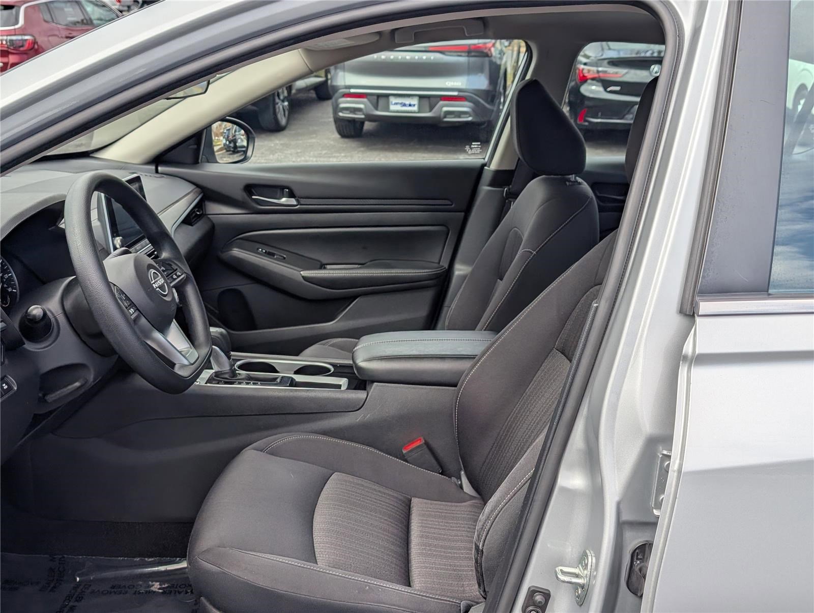 Used 2024 Nissan Altima 2.5 SV image 15