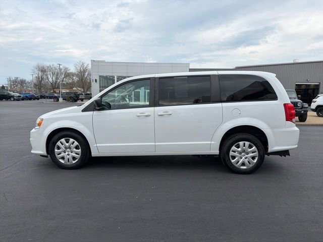 Used 2018 Dodge Grand Caravan SE w/ UConnect Hands-Free Group FWD image 4