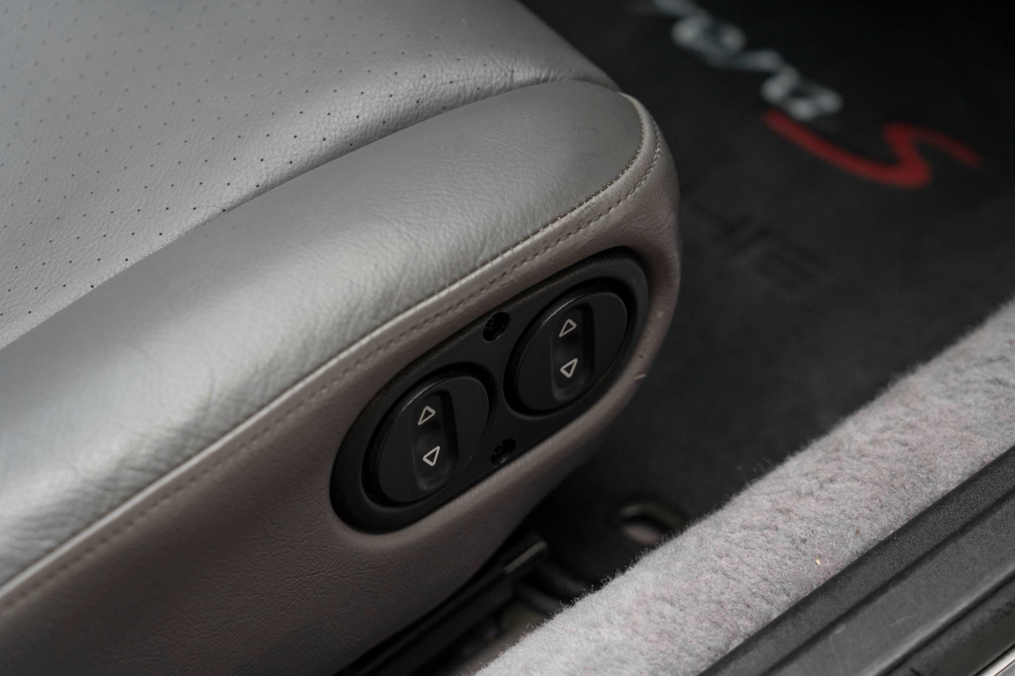 Used 1997 Porsche 911 Carrera S RWD image 38