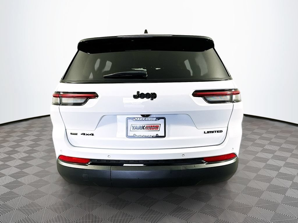 Certified 2023 Jeep Grand Cherokee L Limited w/ Black Appearance Package AWD/4WD image 9