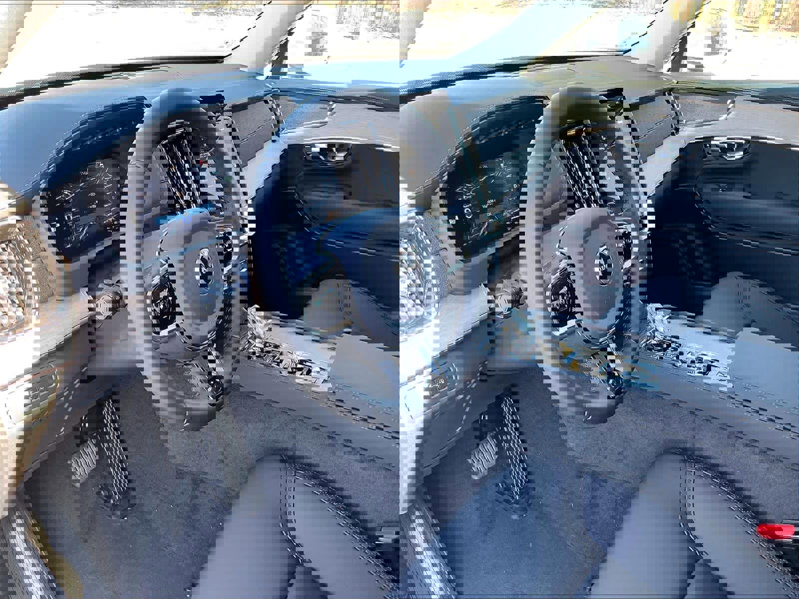 New 2026 Volvo XC90 T8 Plus w/ Protection Package image 8