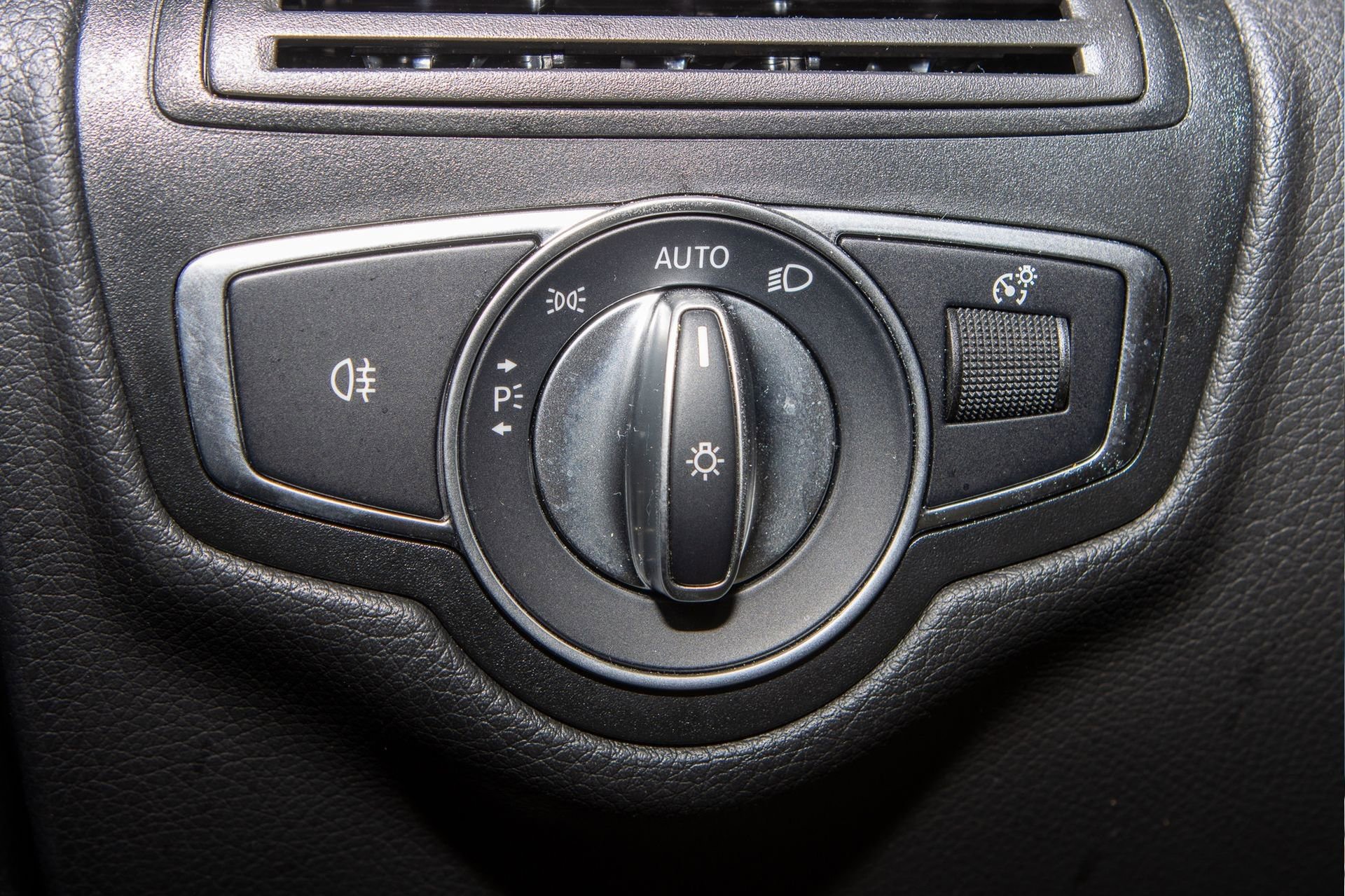 Used 2022 Mercedes-Benz GLC 300 image 26