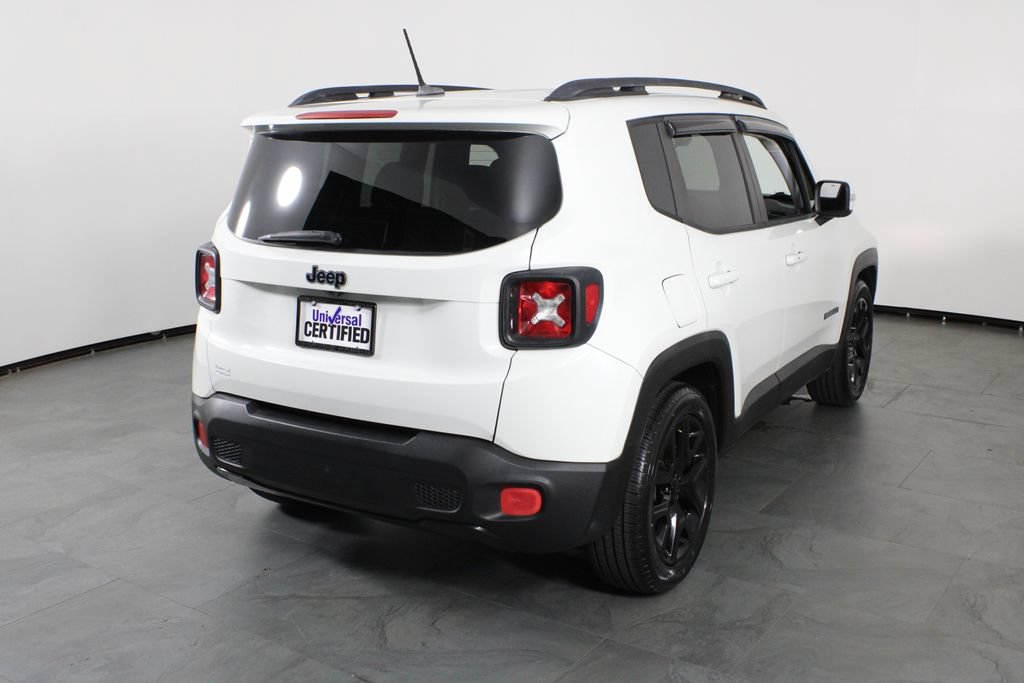 Used 2017 Jeep Renegade Altitude FWD image 3