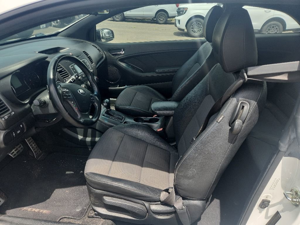 Used 2016 Kia Forte Koup SX FWD image 18