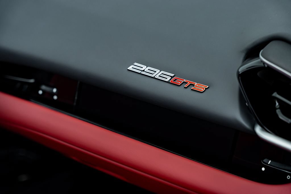 Used 2023 Ferrari 296 GTS RWD image 36