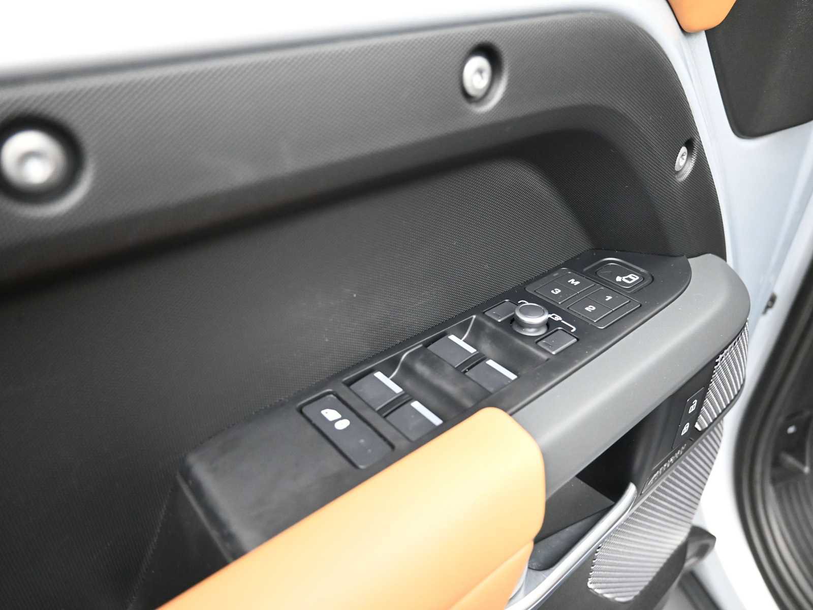 Used 2022 Land Rover Defender 110 X image 8