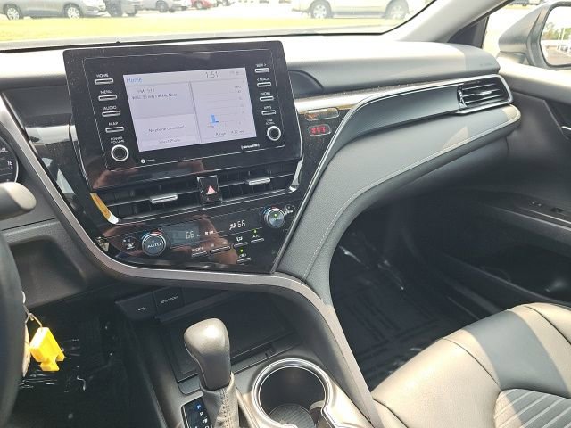 Used 2024 Toyota Camry SE image 40