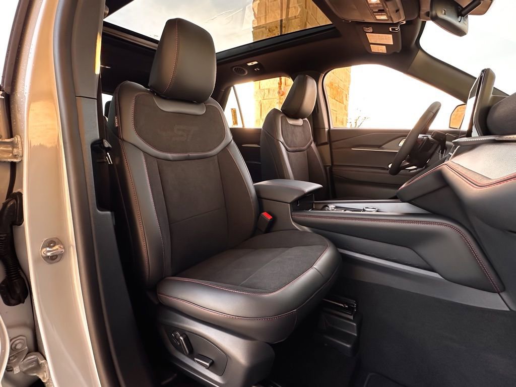 New 2026 Ford Explorer ST w/ Sun And Sound Package image 28