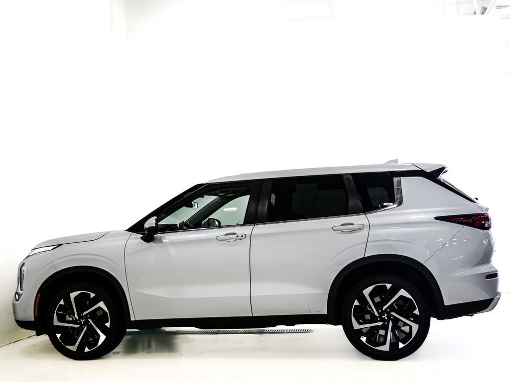 Used 2024 Mitsubishi Outlander SE AWD/4WD image 5