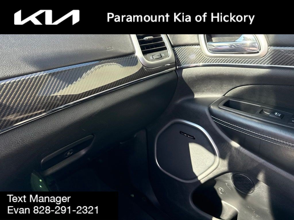 Used 2016 Jeep Grand Cherokee SRT AWD/4WD image 27
