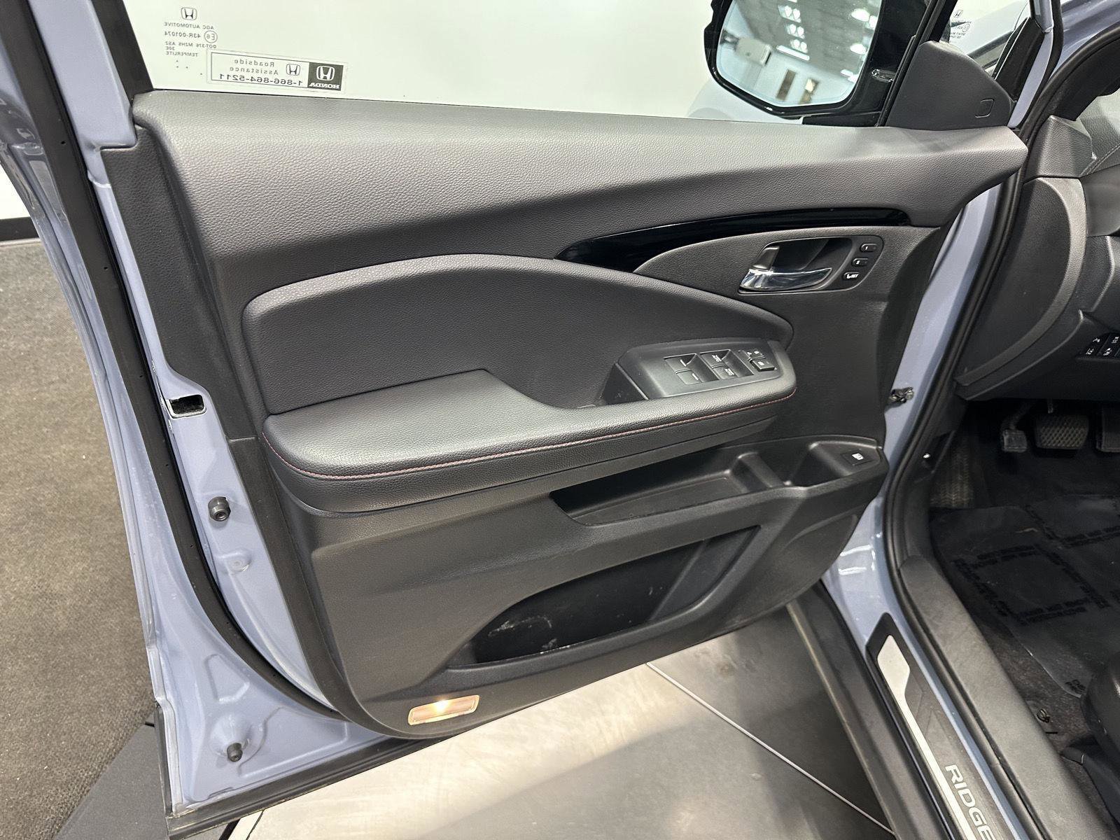 Certified 2024 Honda Ridgeline Black Edition image 13