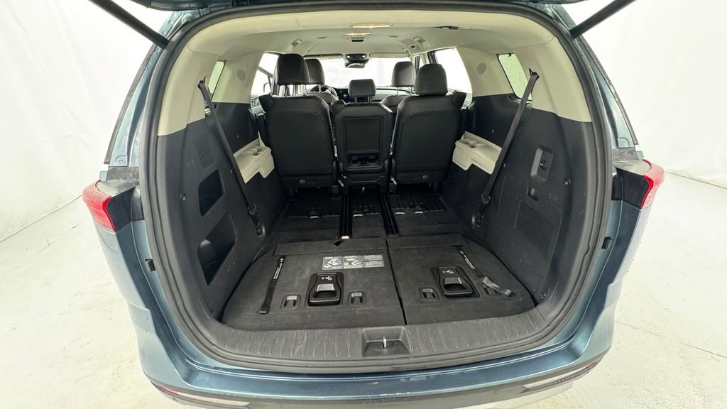 Used 2024 Kia Carnival EX FWD image 16