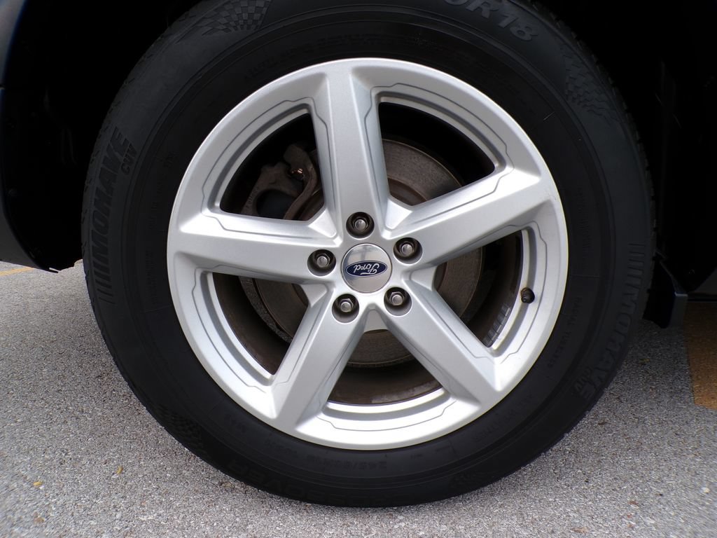 Used 2018 Ford Explorer XLT w/ Equipment Group 202A FWD image 24