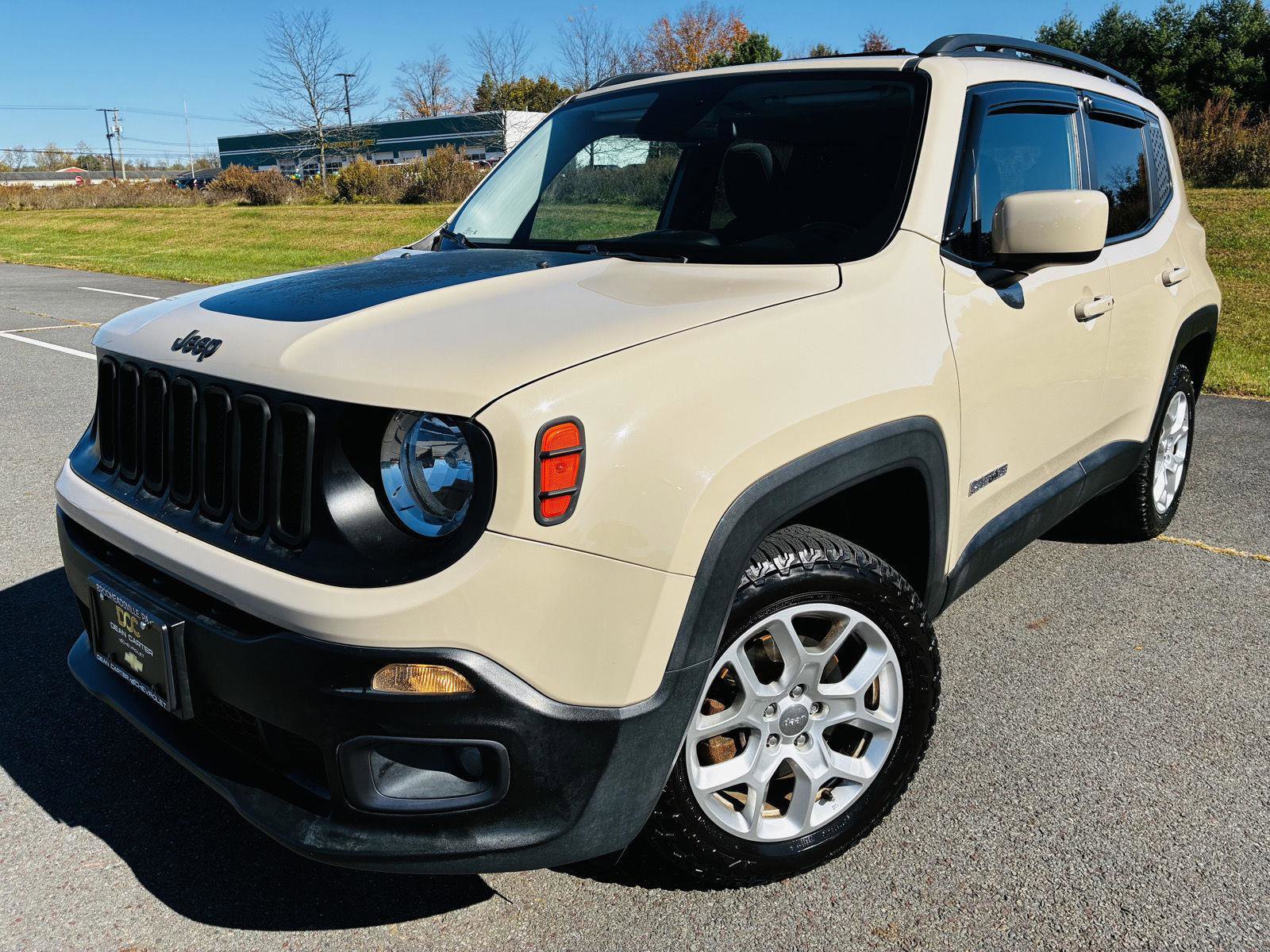 Used 2016 Jeep Renegade Latitude image 1