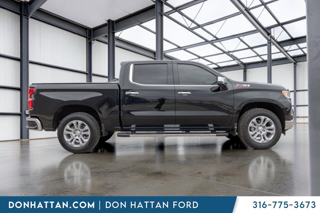 Used 2025 Chevrolet Silverado 1500 LTZ AWD/4WD image 28