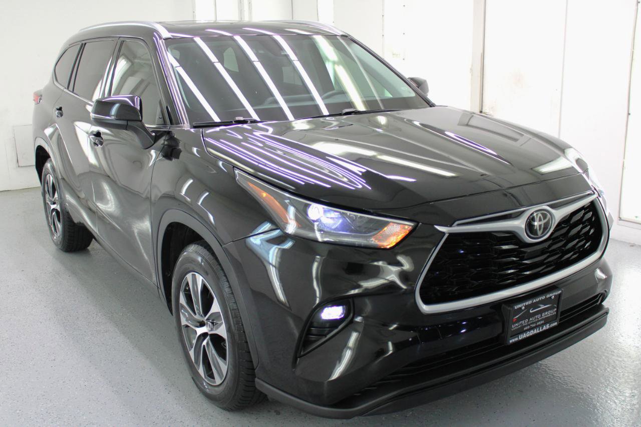 Used 2021 Toyota Highlander XLE image 7