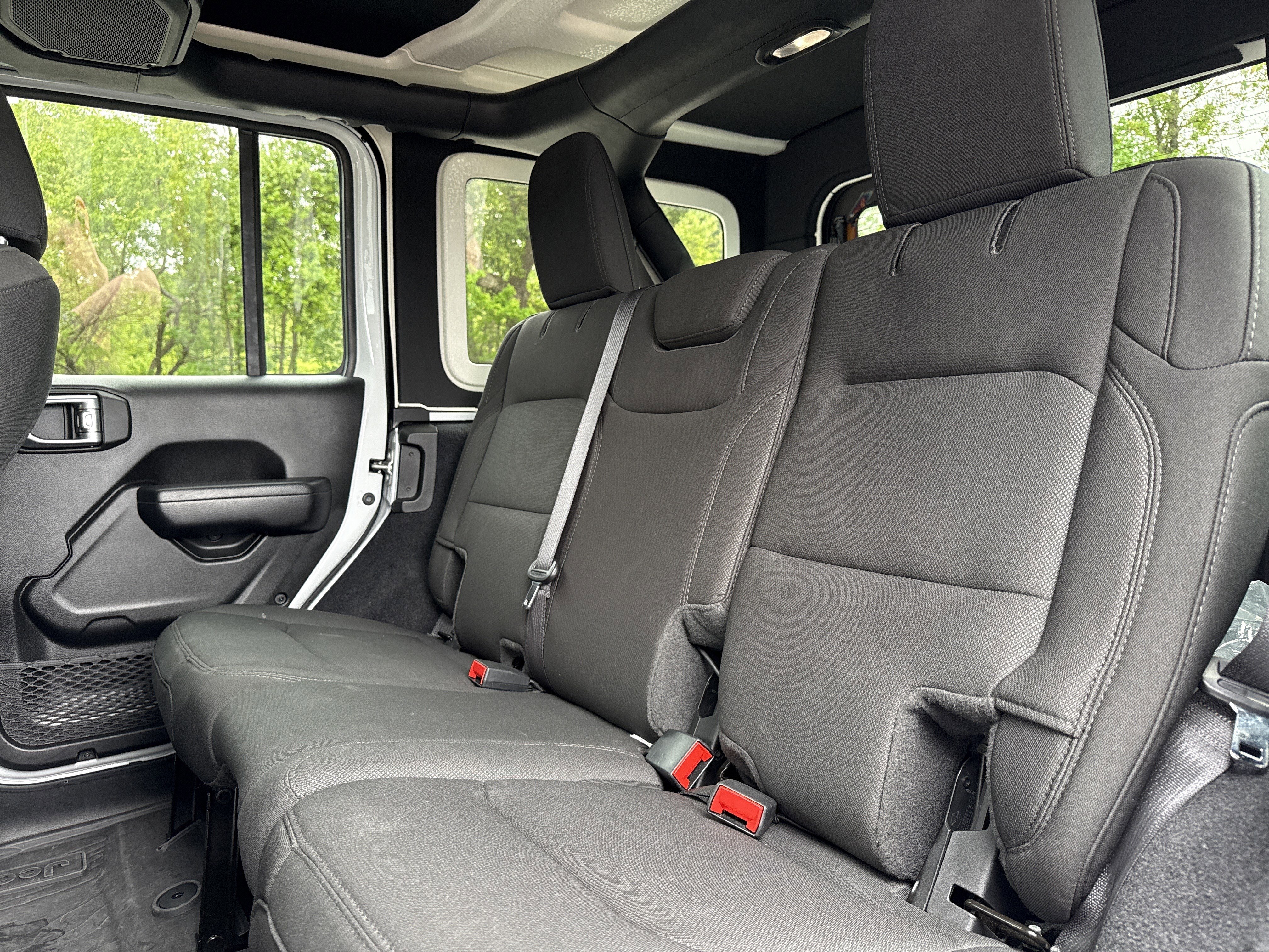 Used 2023 Jeep Wrangler Unlimited Sport image 29