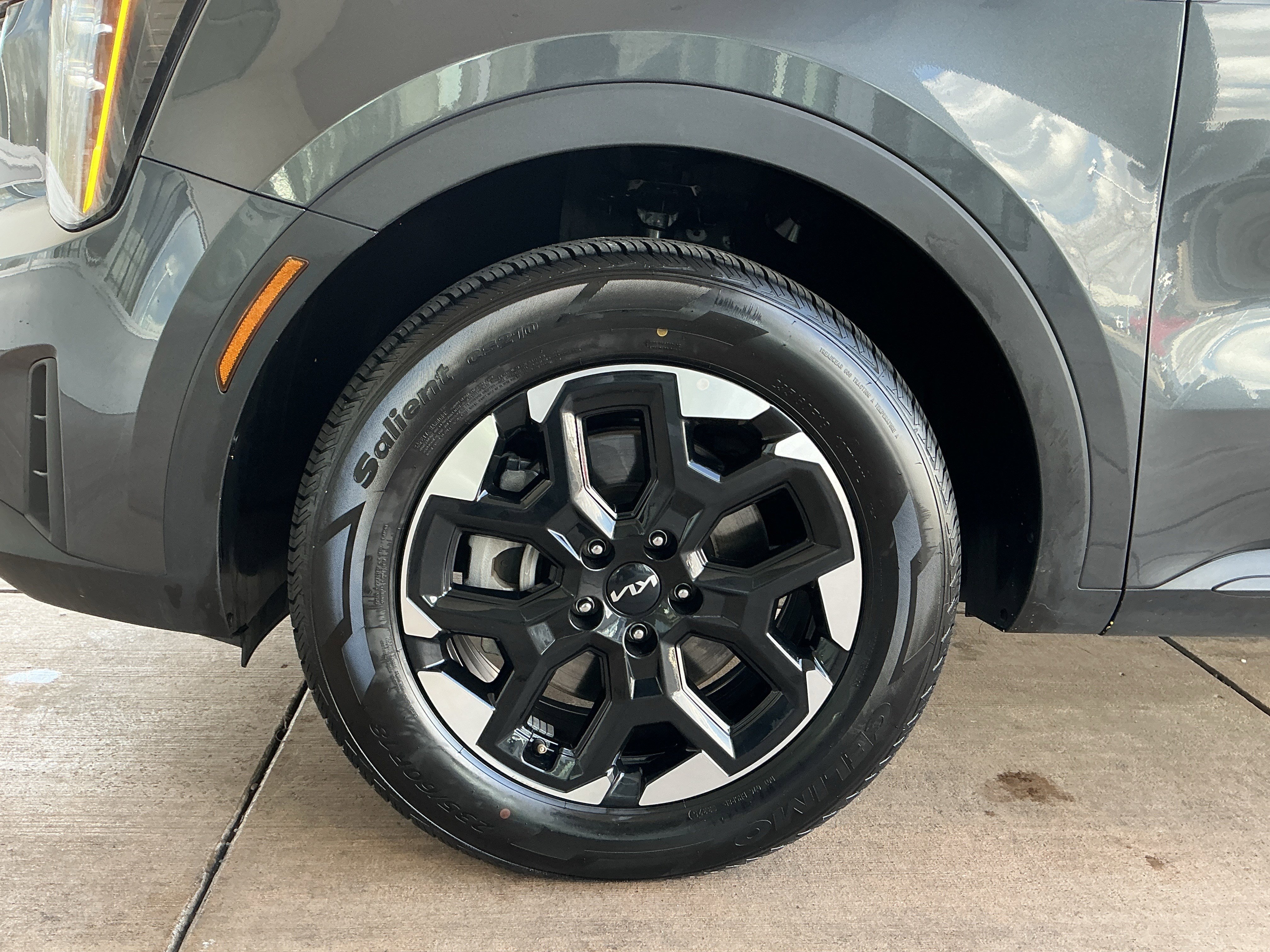 Used 2024 Kia Sorento S image 26