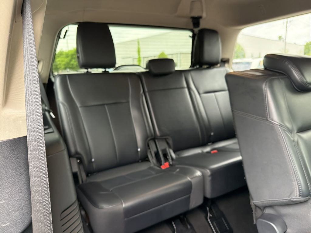 Used 2024 Ford Expedition XLT AWD/4WD image 17
