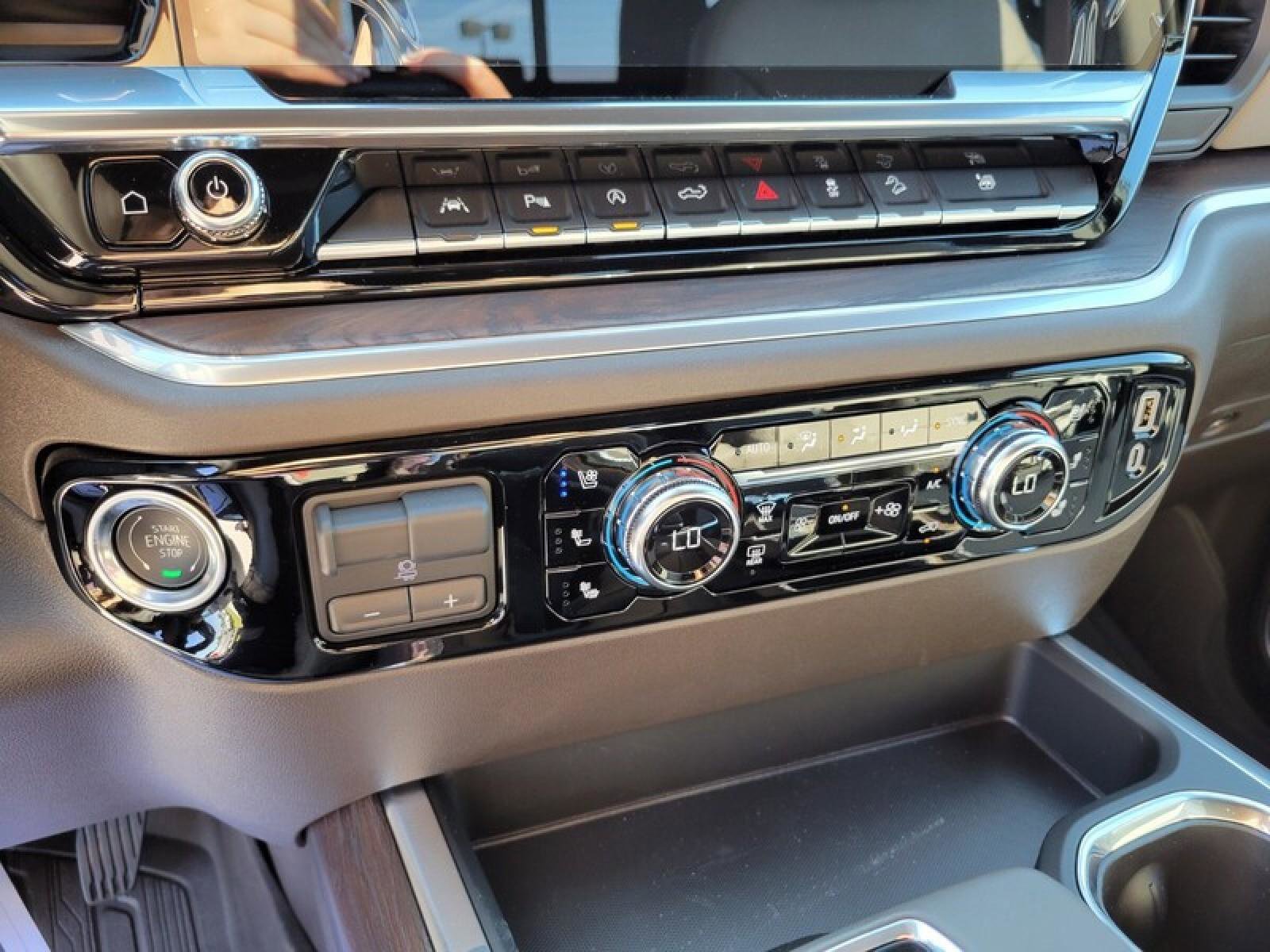 New 2026 GMC Sierra 1500 SLT w/ SLT Premium Plus Package image 17