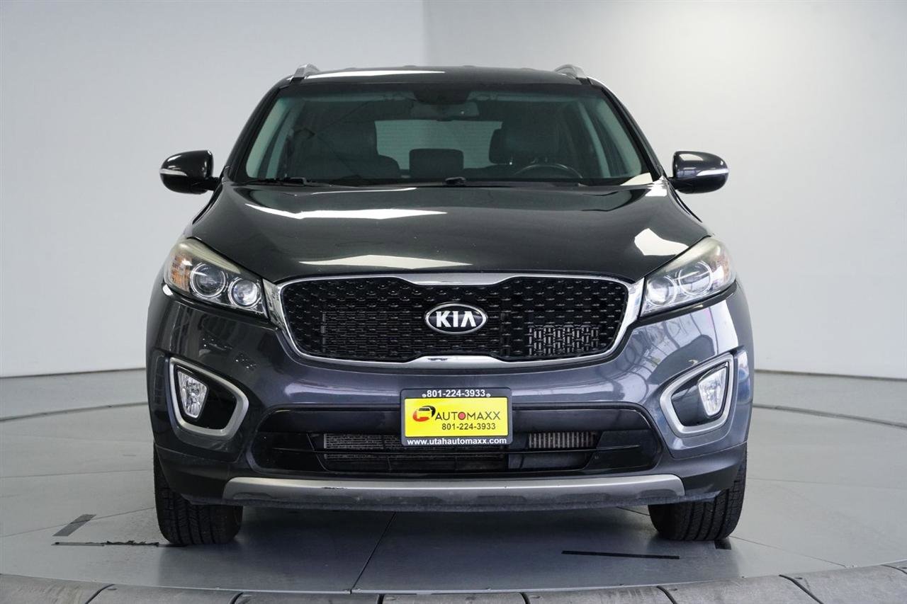 Used 2017 Kia Sorento EX image 2