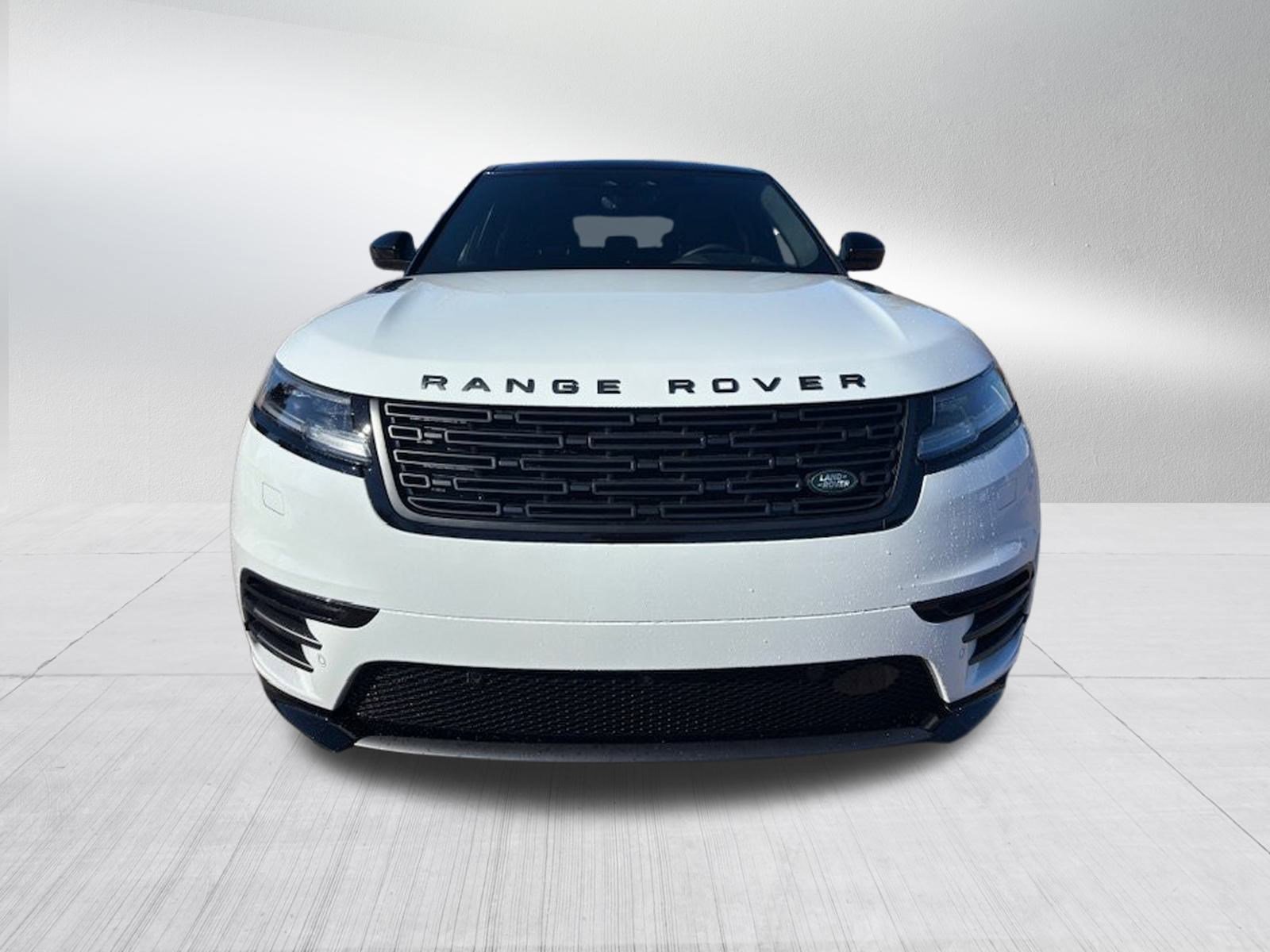 New 2026 Land Rover Range Rover Velar Dynamic SE image 2