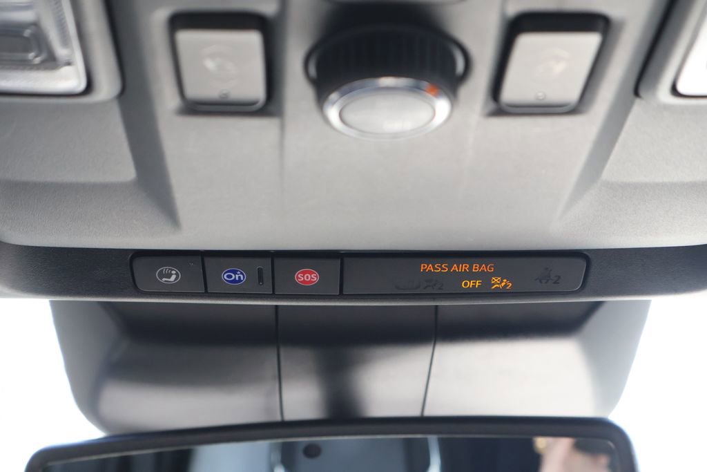 Used 2024 Cadillac Escalade ESV Luxury image 24