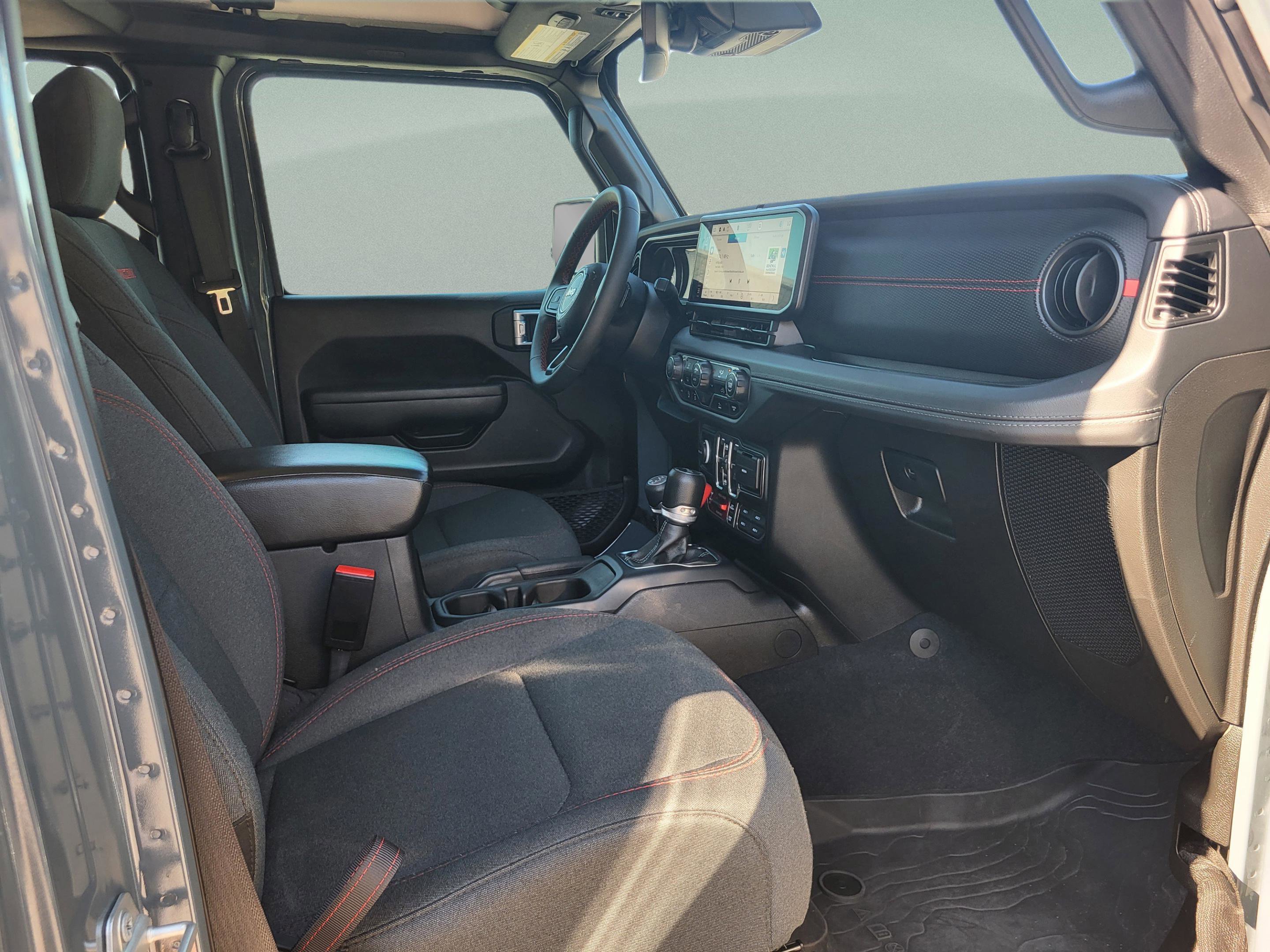 Used 2024 Jeep Wrangler Unlimited Rubicon w/ XTREMEE 35" Tire Package image 14