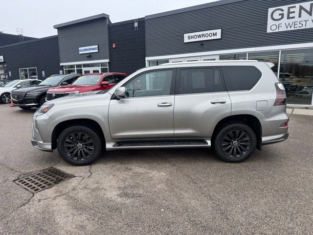 Used 2023 Lexus GX 460 Premium w/ Accessory Package image 5