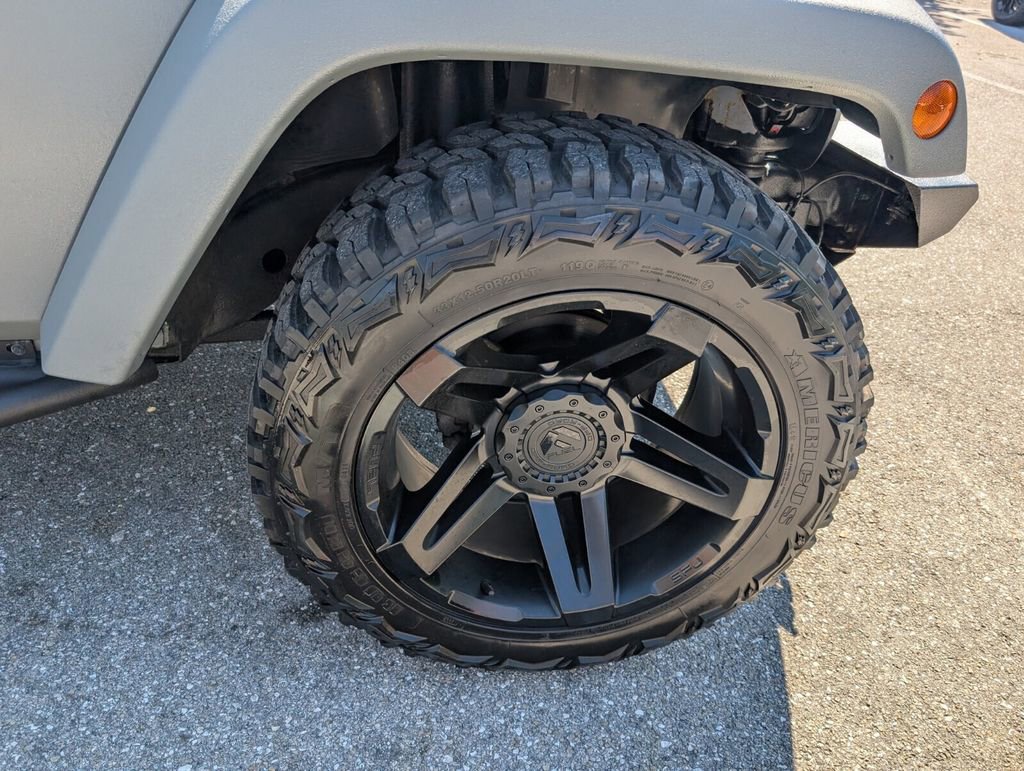 Used 2015 Jeep Wrangler Unlimited Sahara w/ Dual Top Group image 17