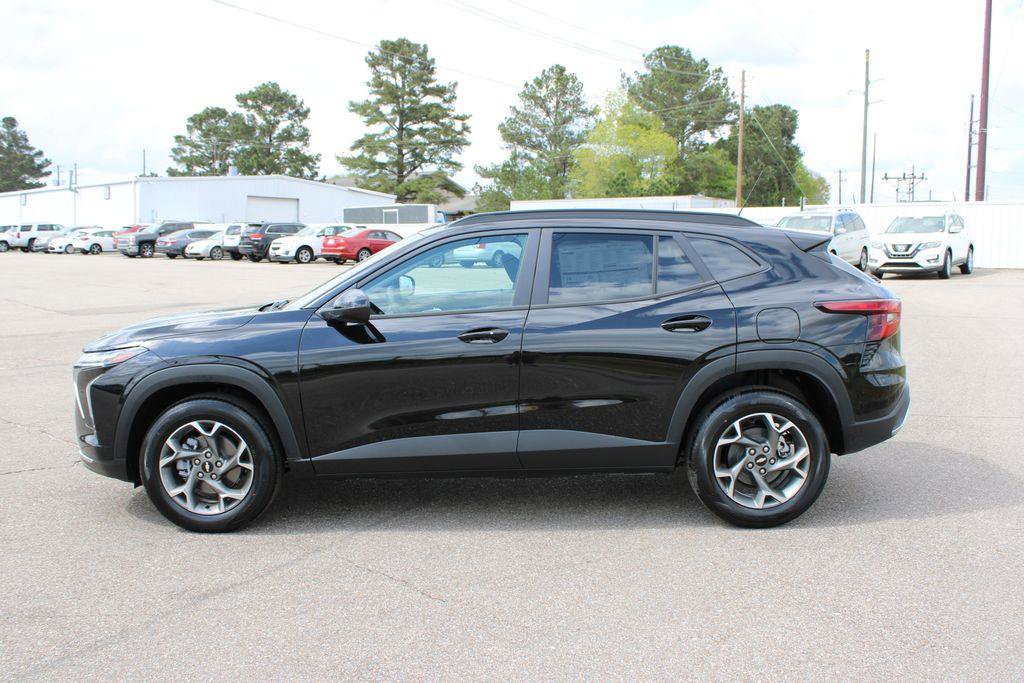 New 2026 Chevrolet Trax LT w/ Driver Confidence Package image 3