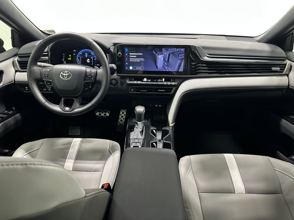 Used 2025 Toyota Camry LE image 13
