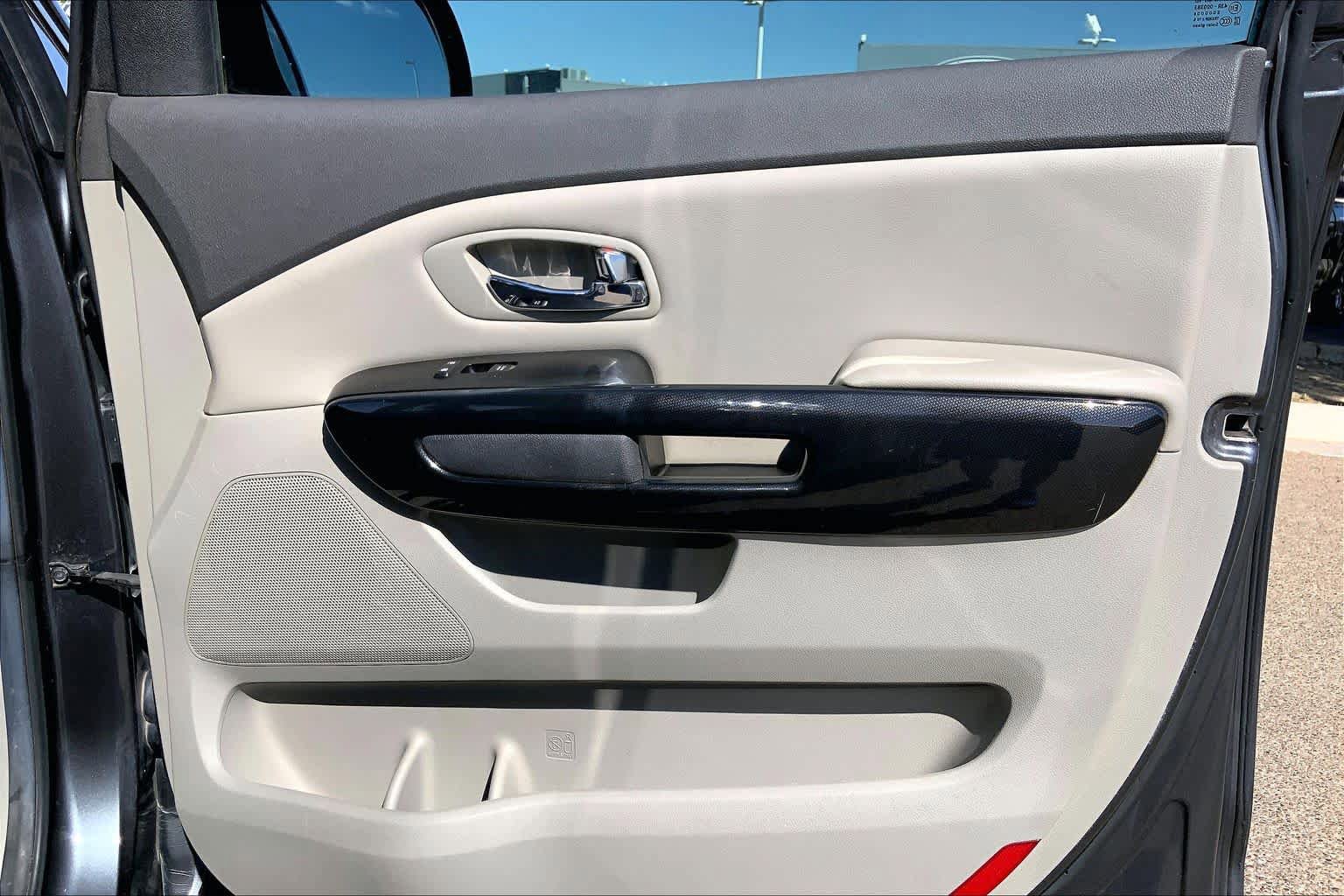 Used 2017 Kia Sedona EX FWD image 23