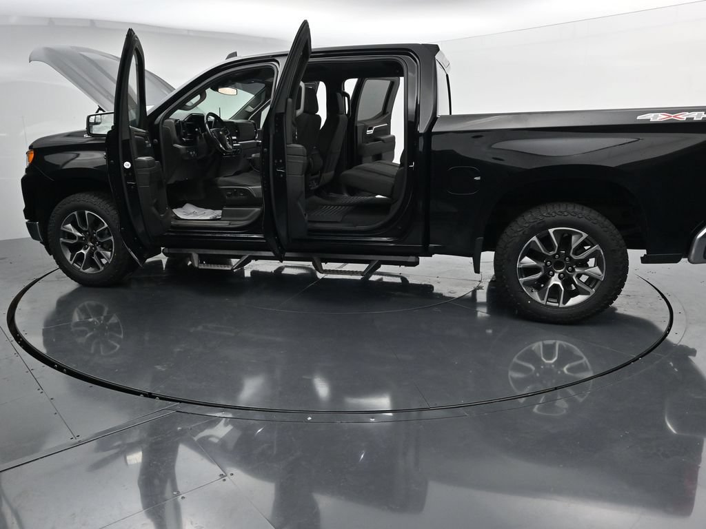 Used 2022 Chevrolet Silverado 1500 LT AWD/4WD image 42