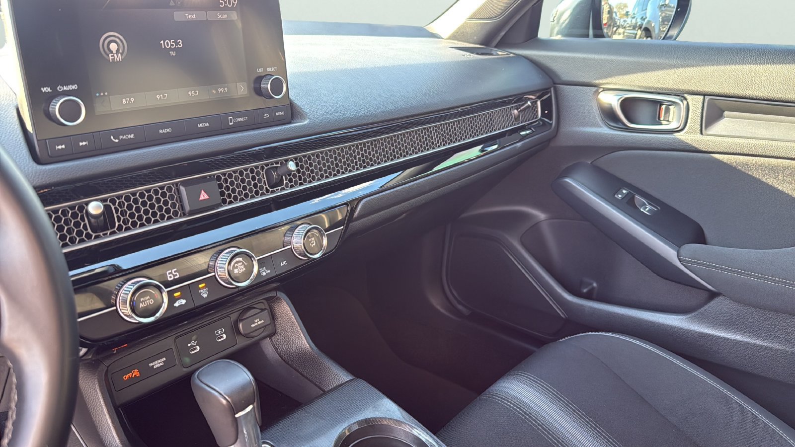 Used 2025 Honda Civic Sport image 14