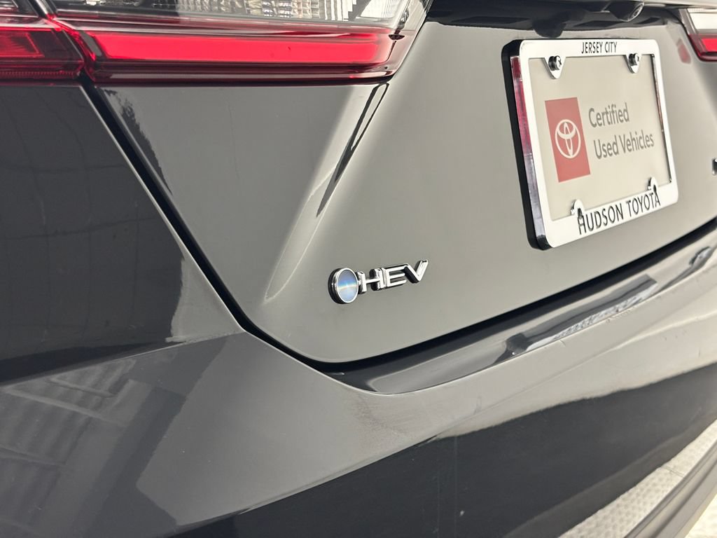 Used 2025 Toyota Camry LE FWD image 11