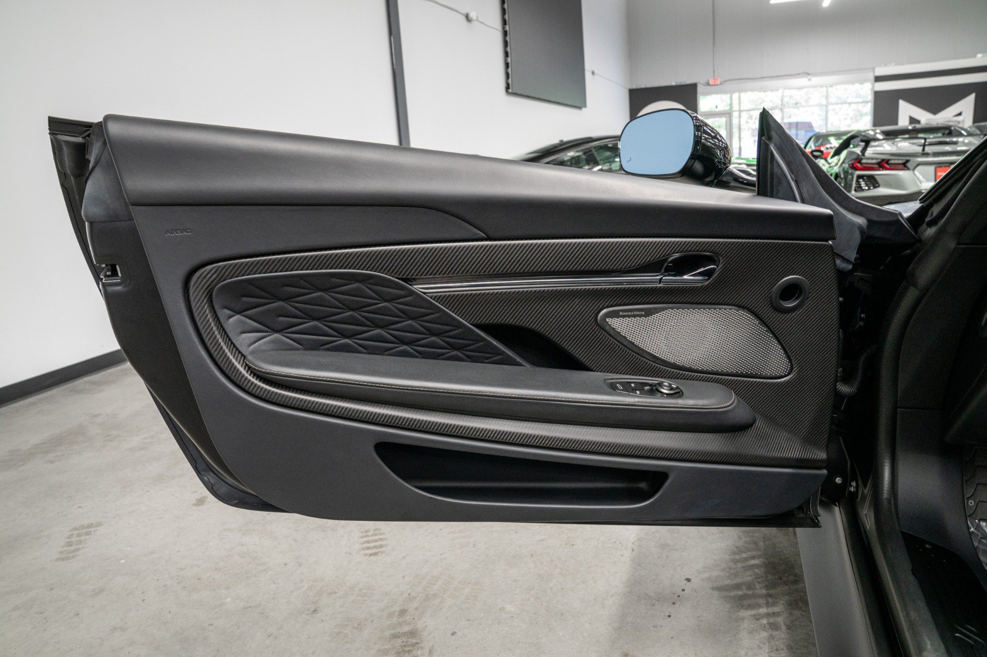Used 2025 Aston Martin DB12 Convertible RWD image 37
