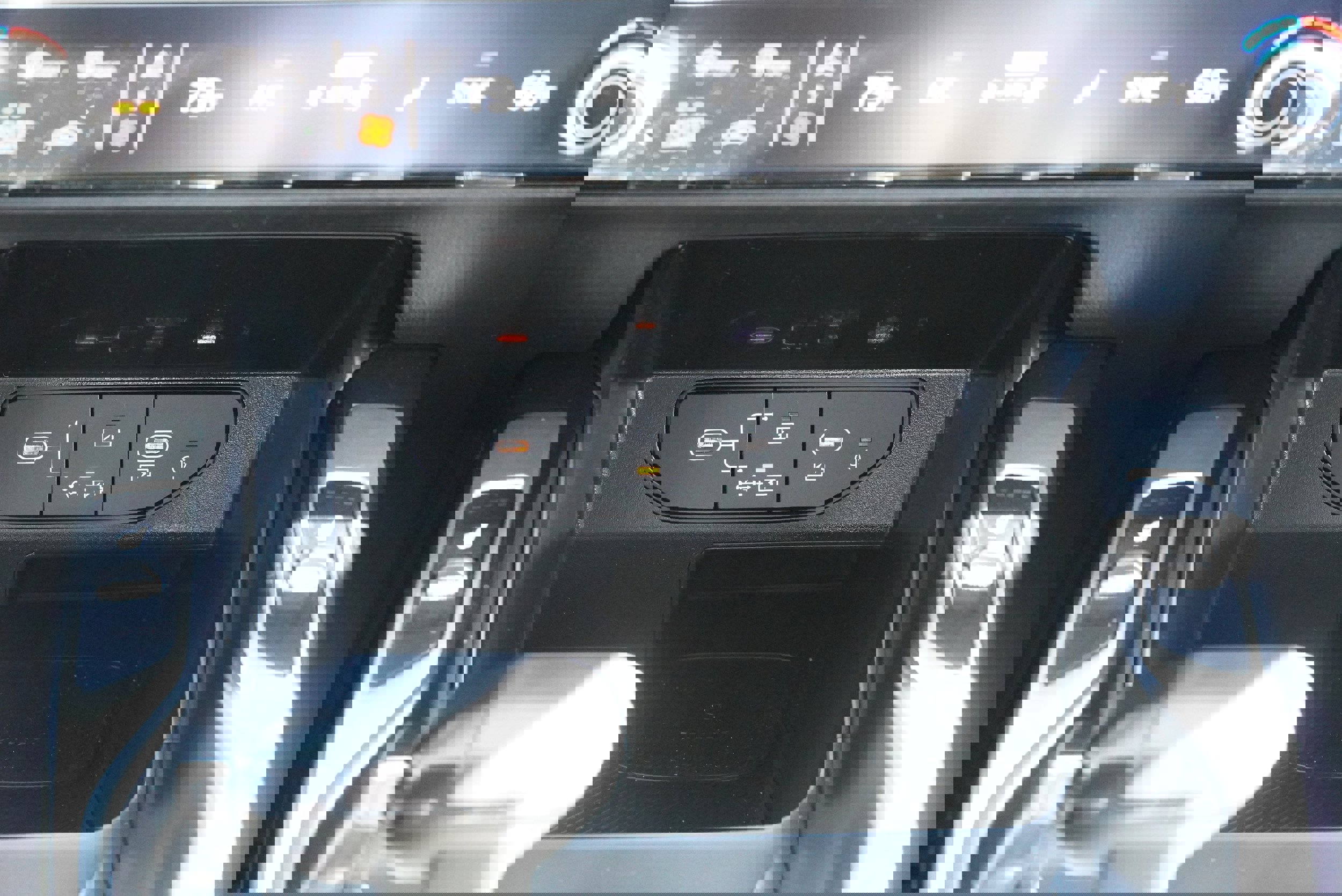 Used 2024 Kia Sorento S image 37