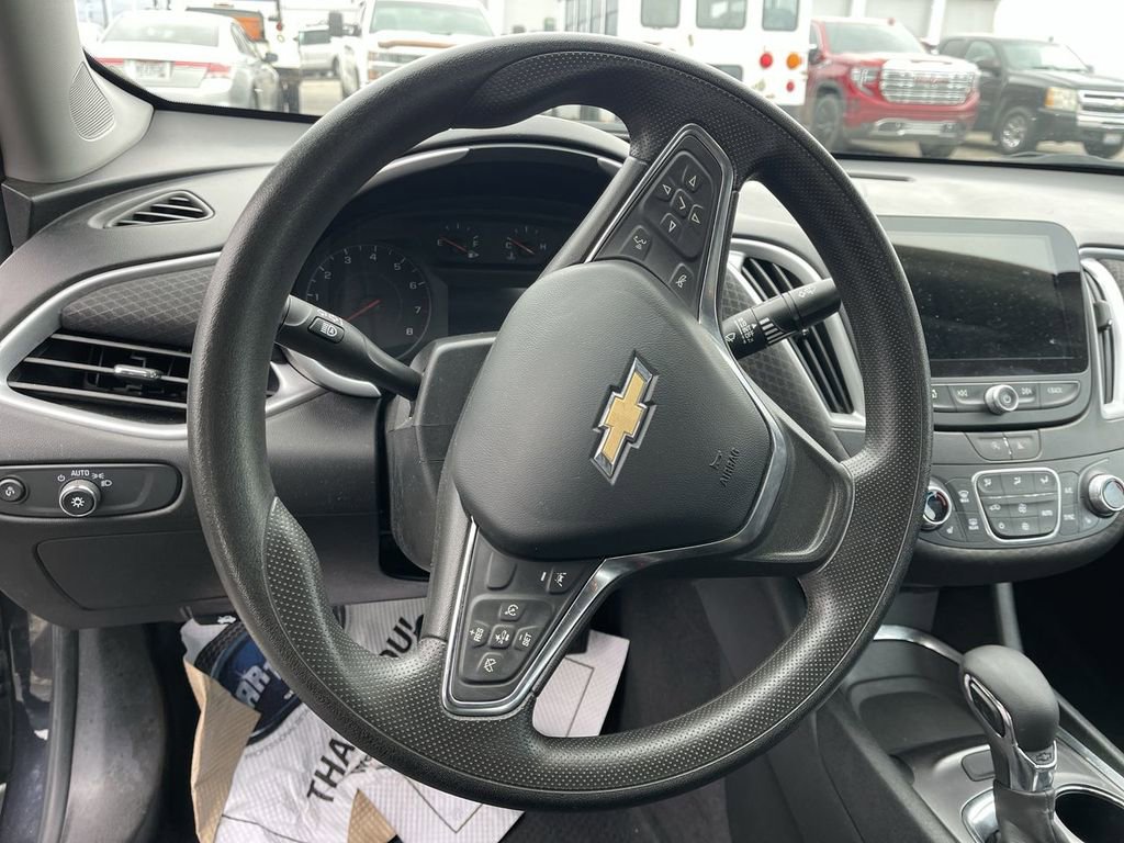 Used 2023 Chevrolet Malibu LT image 4