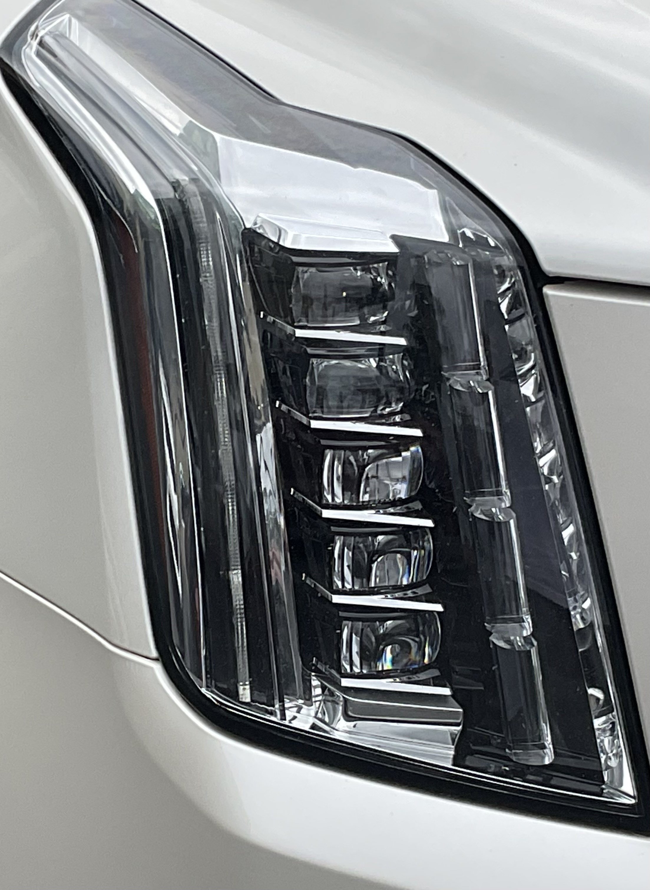 Used 2015 Cadillac Escalade Premium AWD/4WD image 9