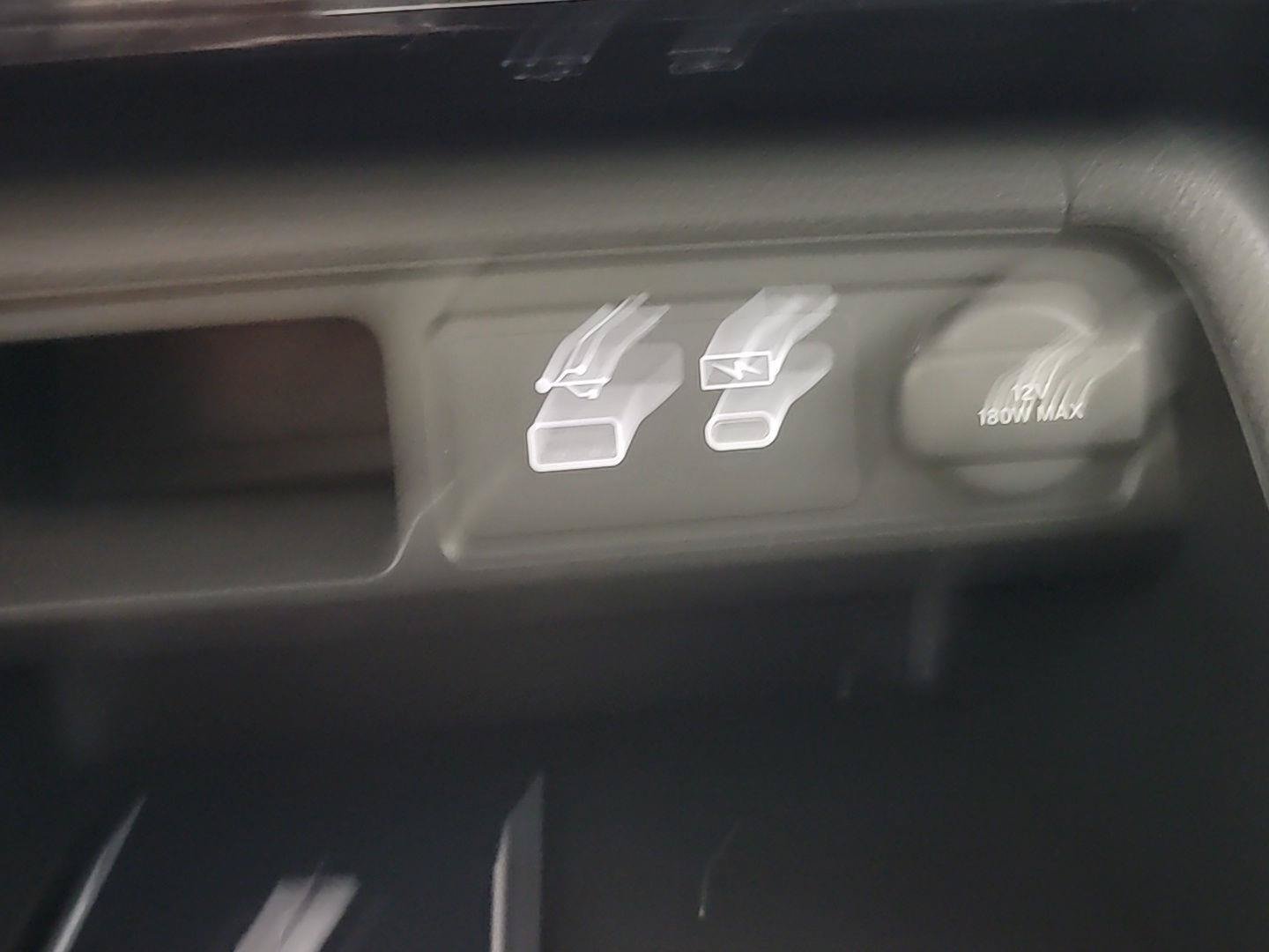 Certified 2025 Honda Pilot Black Edition image 33