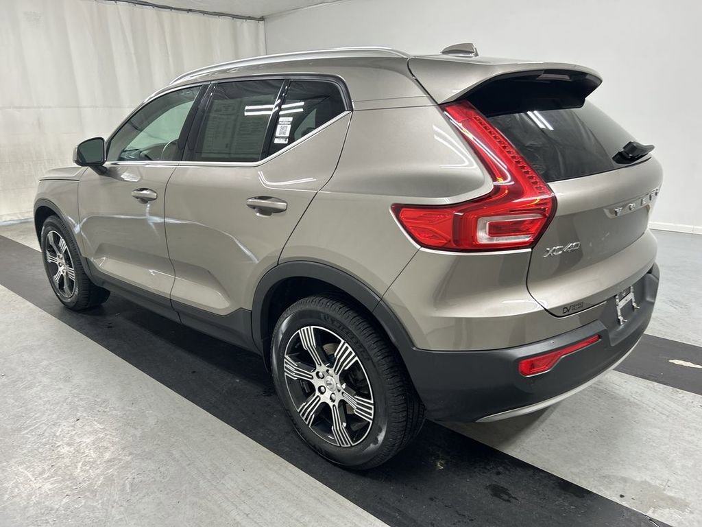 Used 2021 Volvo XC40 T5 Inscription w/ Advanced Package image 5