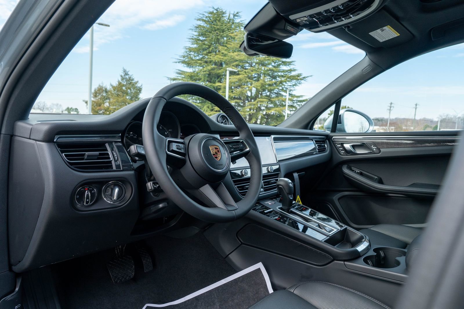 Used 2026 Porsche Macan image 4