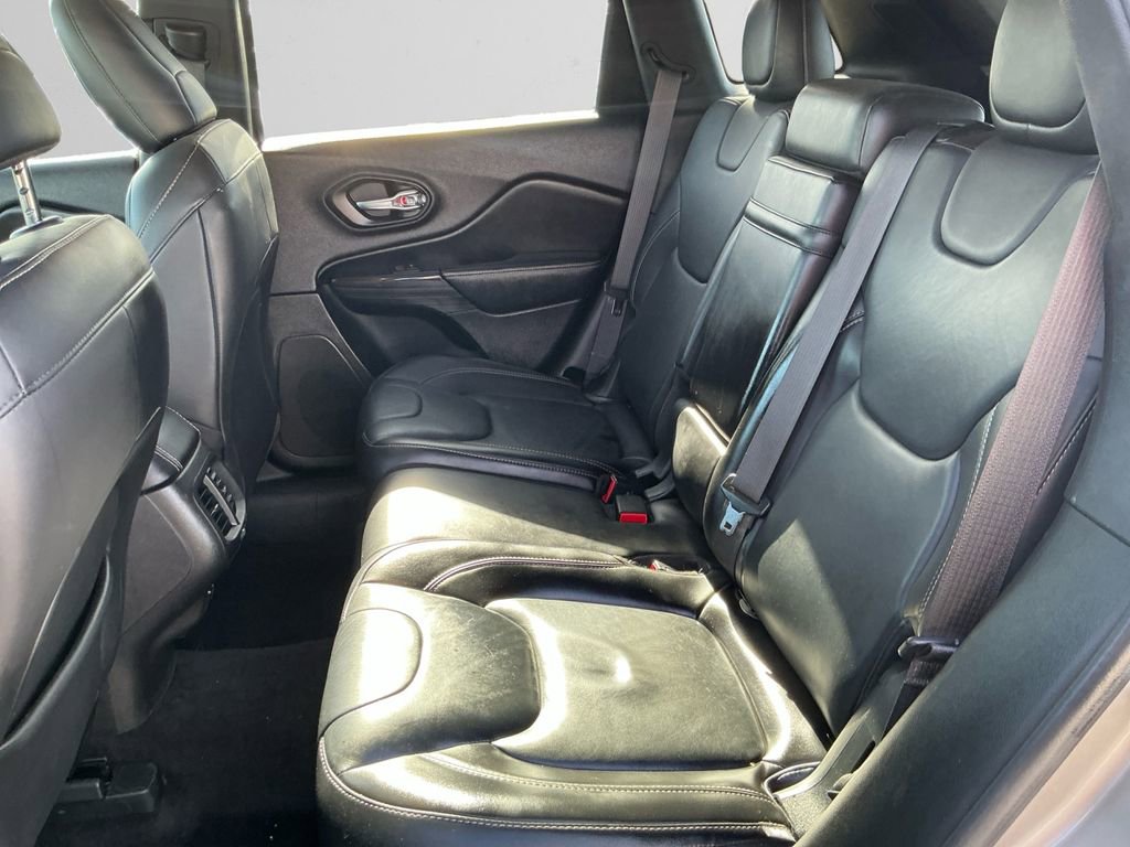Used 2017 Jeep Cherokee Limited image 13
