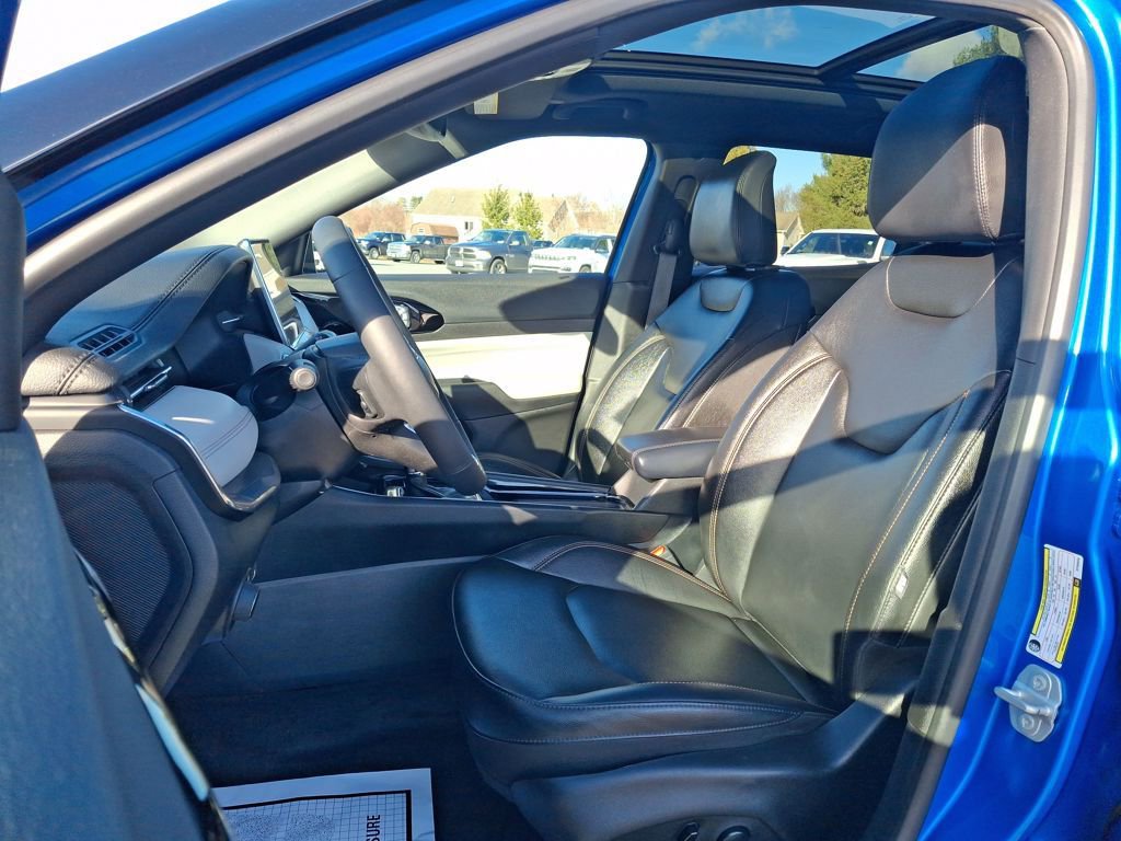 Used 2024 Jeep Compass Limited w/ Sun and Sound Group image 10