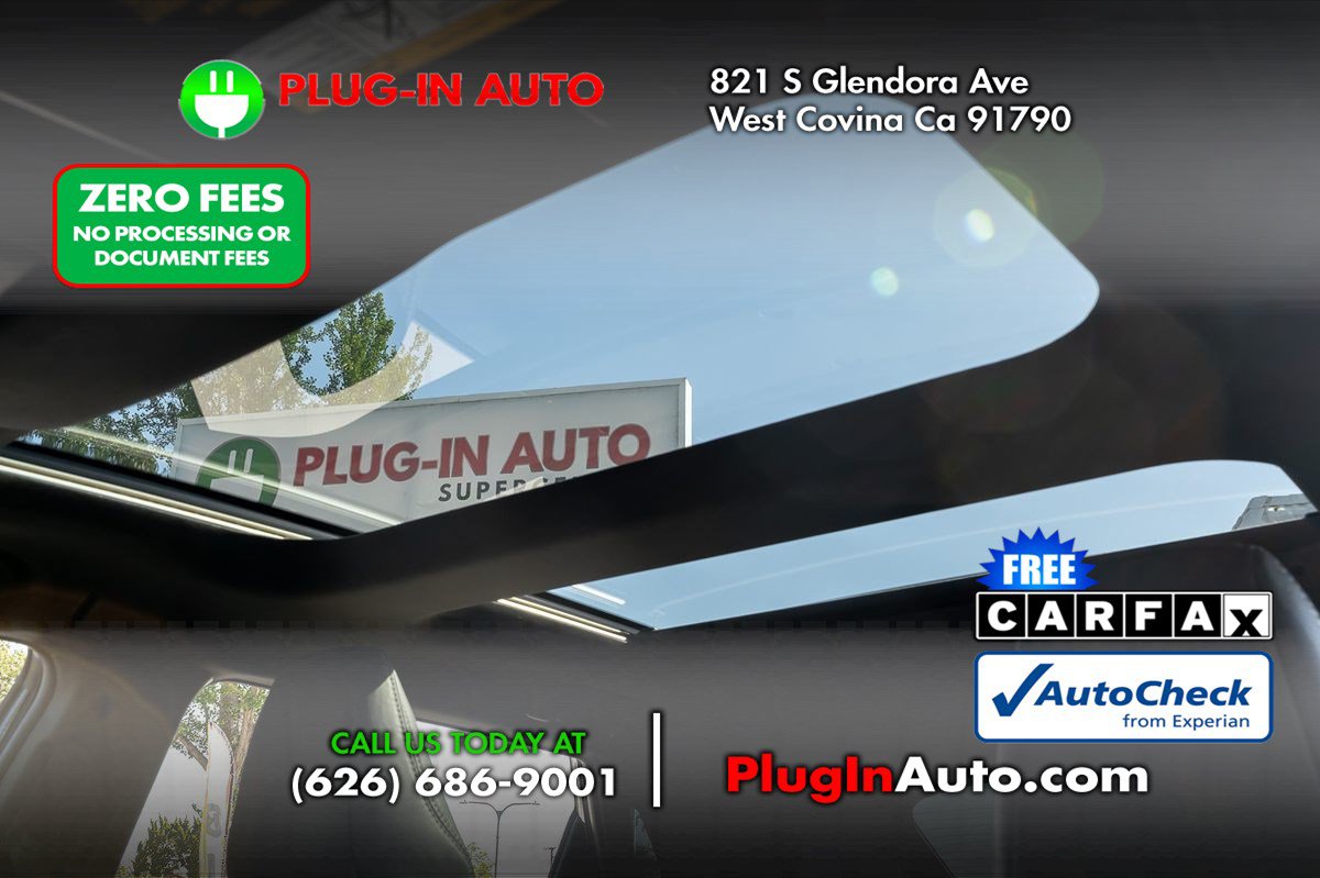 Used 2023 Subaru Solterra AWD image 2