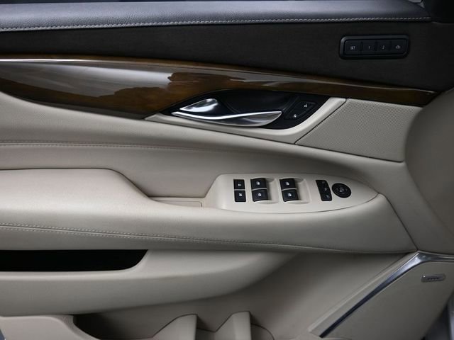 Used 2019 Cadillac Escalade Luxury image 13