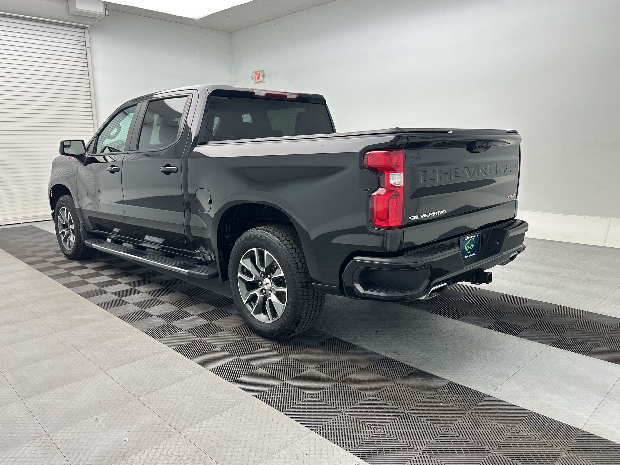 Certified 2023 Chevrolet Silverado 1500 RST w/ Z71 Off-Road Package AWD/4WD image 3