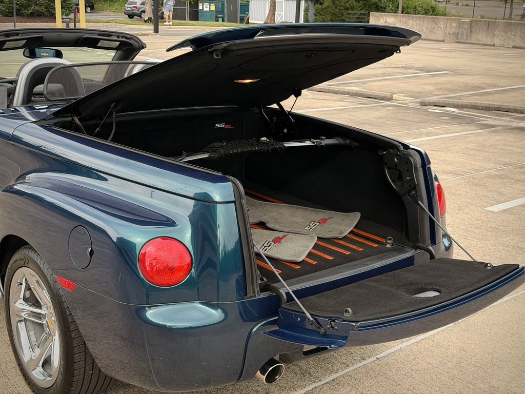 Used 2005 Chevrolet SSR w/ Preferred Equipment Group RWD image 15